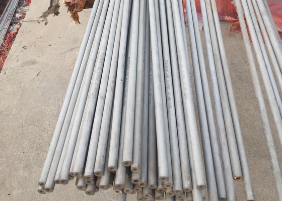 Customized Size Stainless Steel Seamless Pipes 1.2mm 304 316 Super Duplex